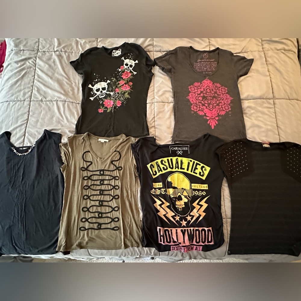Bundle of 6 Size Medium Tops